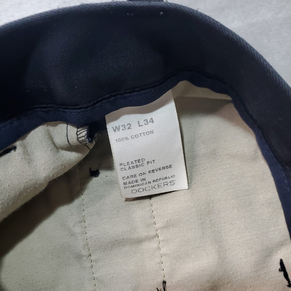 Dockers Mens D3 Classic Fit Pleated Chinos Navy Blue Cotton Pants W32 L34 - Picture 2 of 7